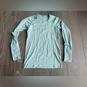 Lululemon Swiftly Tech Long Sleeve 2.0 in Hazy Jade / Hazy Jade Size 8